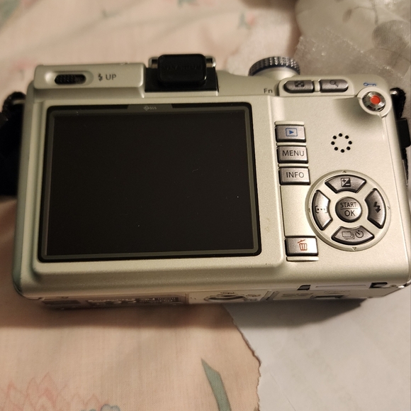 Olympus Pen E-PL1 digital camera - Picture 7 of 8